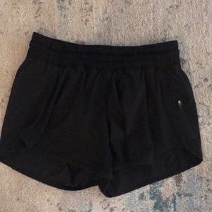 Lululemon tracker shorts